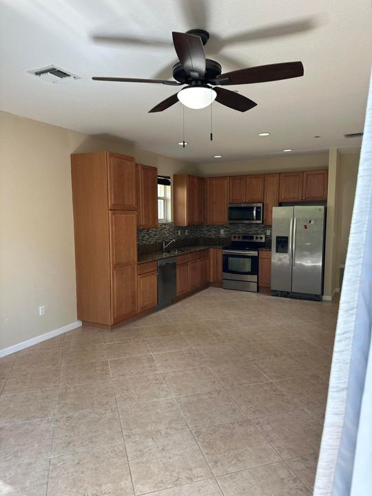 For Rent: $2,300 (3 beds, 2 baths, 1608 Square Feet)