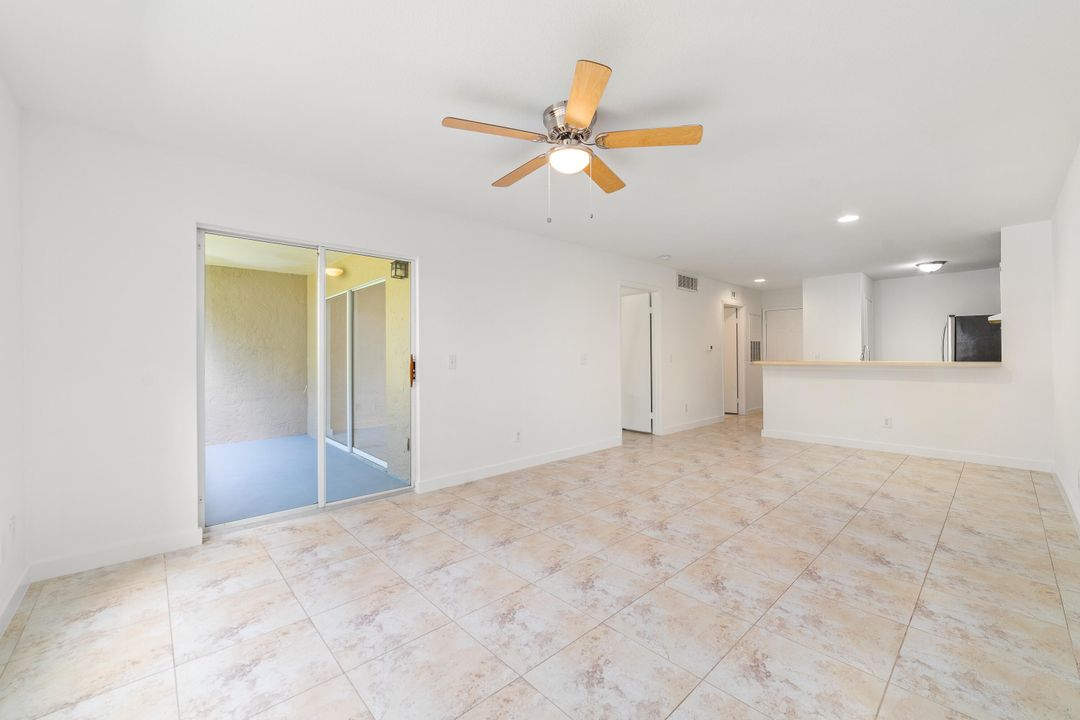 Active With Contract: $1,690 (1 beds, 1 baths, 672 Square Feet)