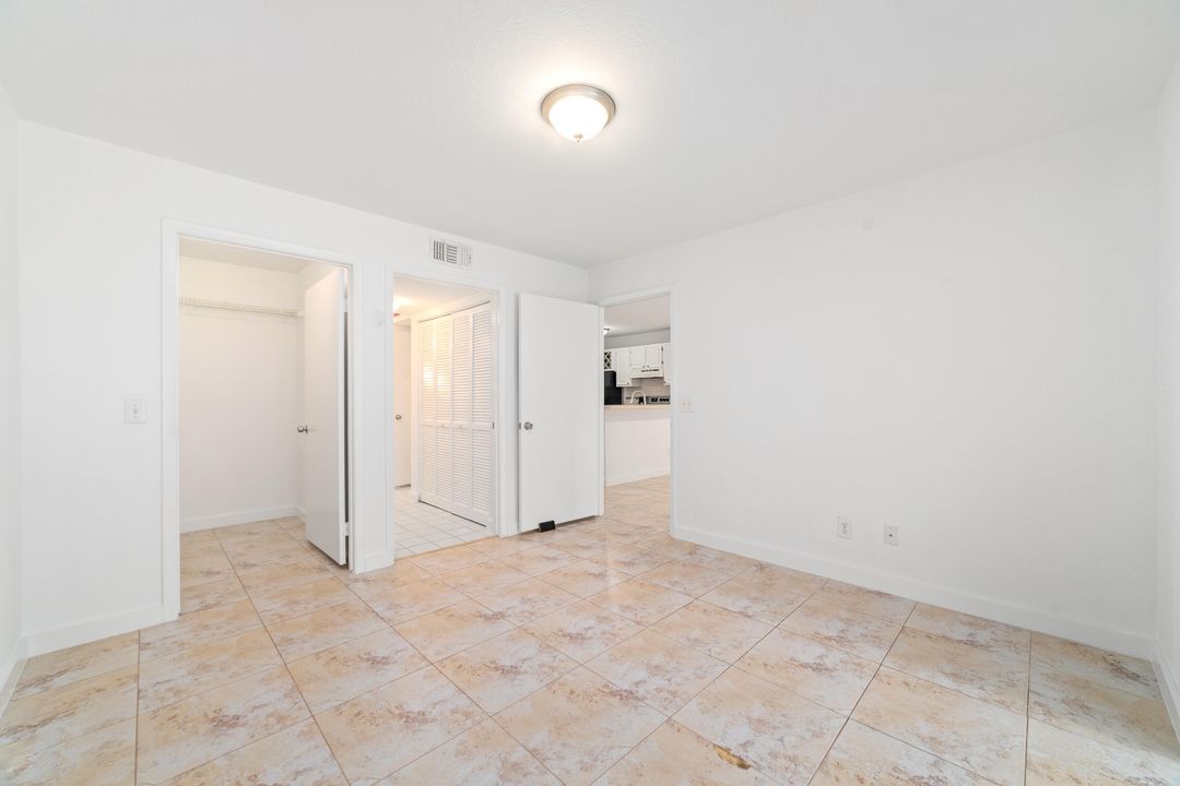 Active With Contract: $1,690 (1 beds, 1 baths, 672 Square Feet)