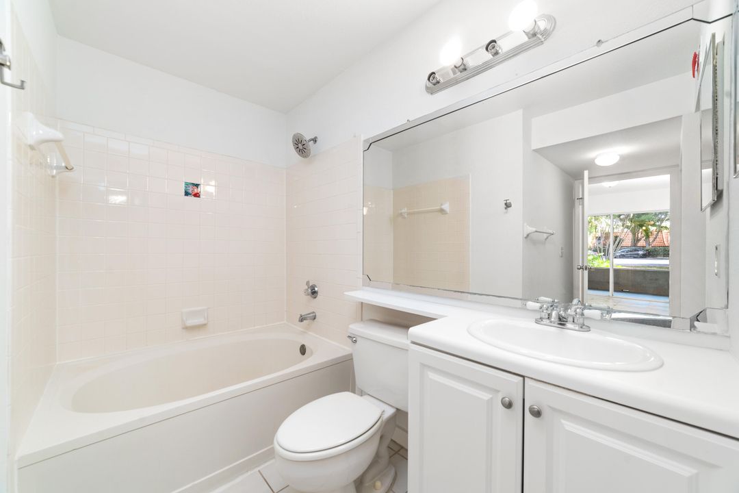 Active With Contract: $1,690 (1 beds, 1 baths, 672 Square Feet)