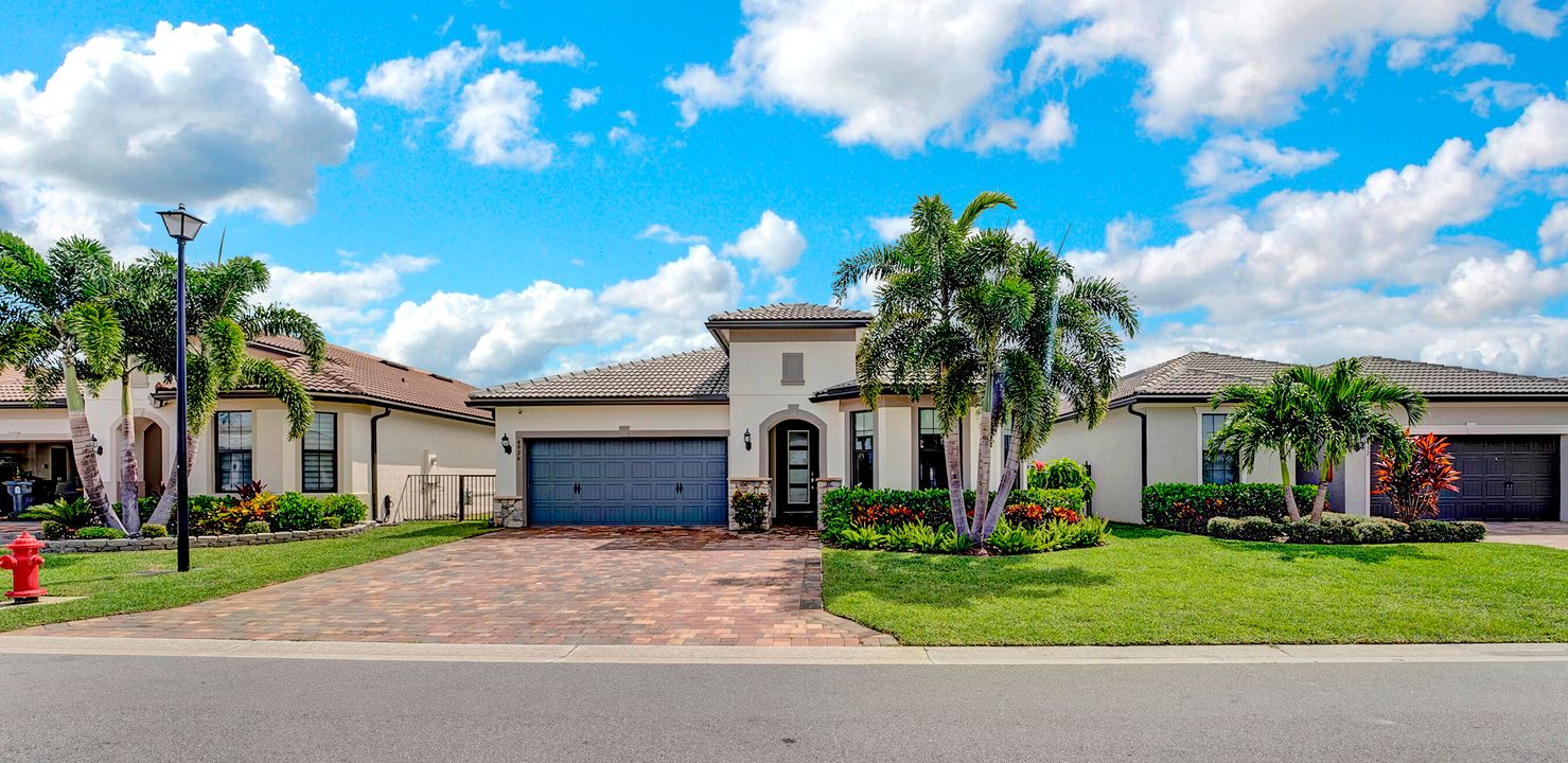 For Sale: $895,000 (3 beds, 2 baths, 2094 Square Feet)