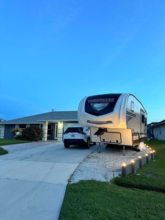 Active With Contract: $459,000 (3 beds, 2 baths, 1547 Square Feet)