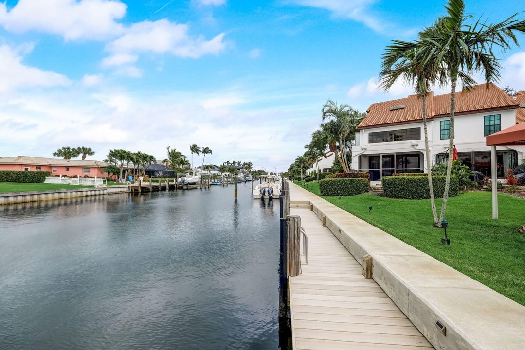 For Sale: $674,000 (3 beds, 2 baths, 1400 Square Feet)