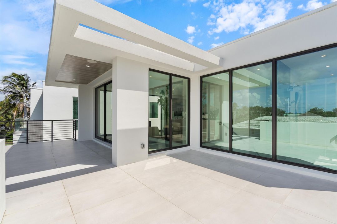 For Sale: $4,875,000 (5 beds, 4 baths, 4357 Square Feet)