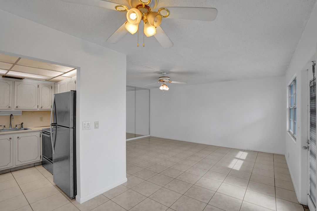 For Sale: $130,000 (2 beds, 1 baths, 820 Square Feet)