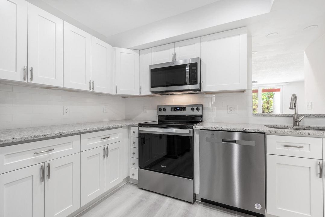 For Sale: $499,900 (2 beds, 2 baths, 1418 Square Feet)