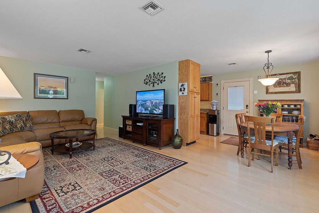 Active With Contract: $439,000 (3 beds, 2 baths, 1537 Square Feet)