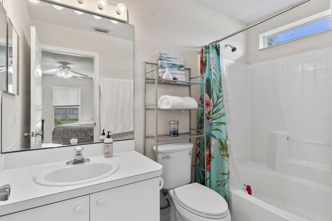 Active With Contract: $345,000 (3 beds, 2 baths, 1396 Square Feet)