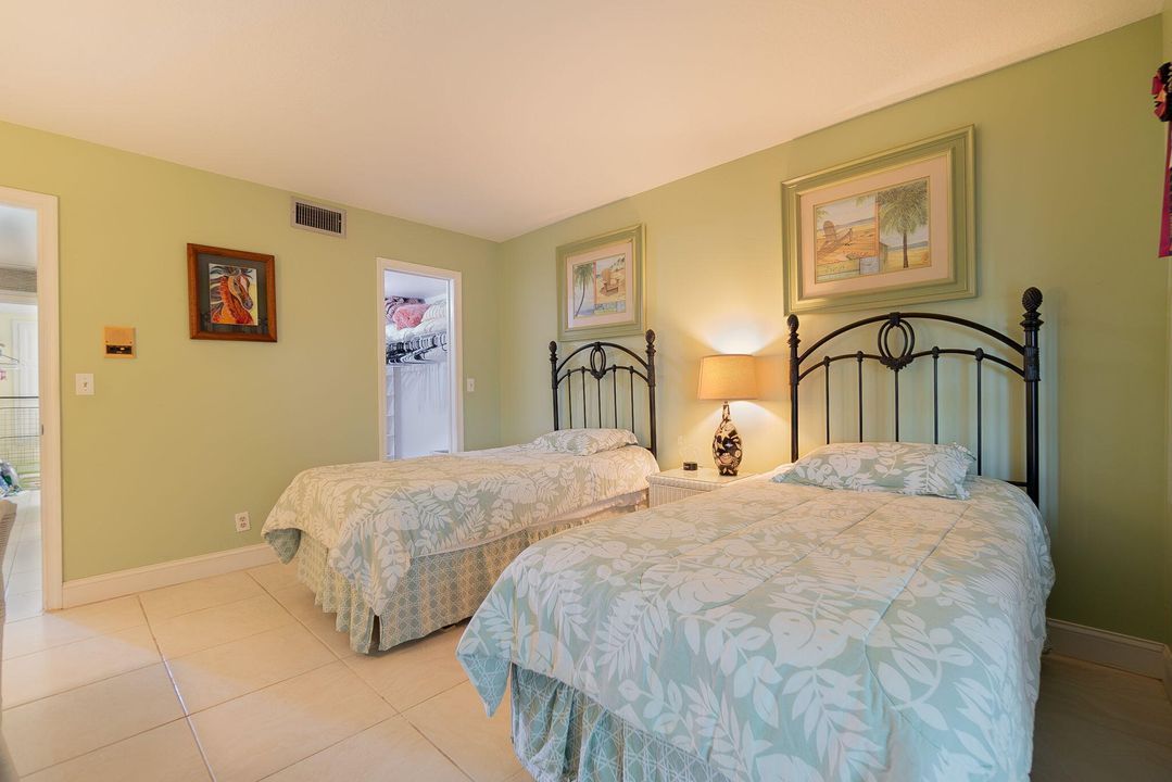 Active With Contract: $4,250 (2 beds, 2 baths, 1425 Square Feet)