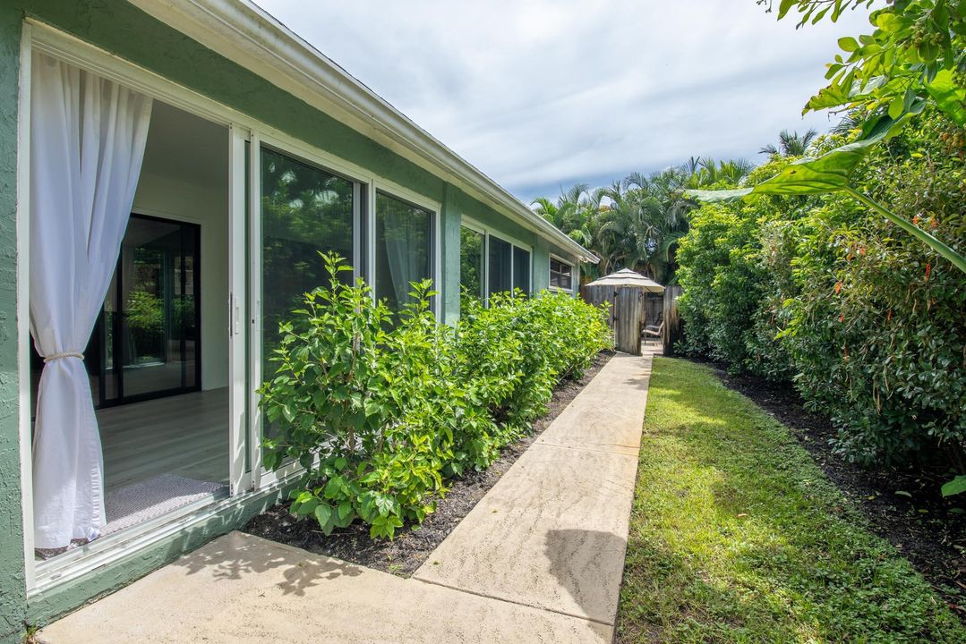 For Sale: $799,900 (3 beds, 2 baths, 2263 Square Feet)