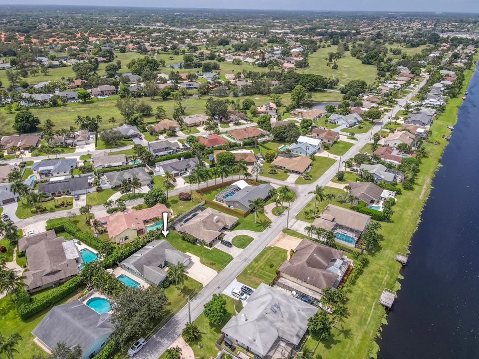 For Sale: $799,900 (3 beds, 2 baths, 2263 Square Feet)