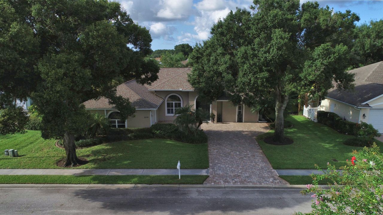 For Sale: $539,000 (3 beds, 2 baths, 2246 Square Feet)