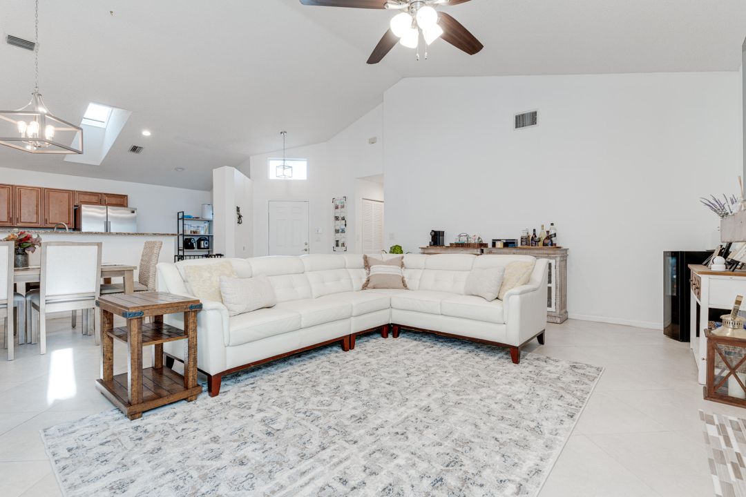 For Sale: $475,000 (3 beds, 2 baths, 1567 Square Feet)