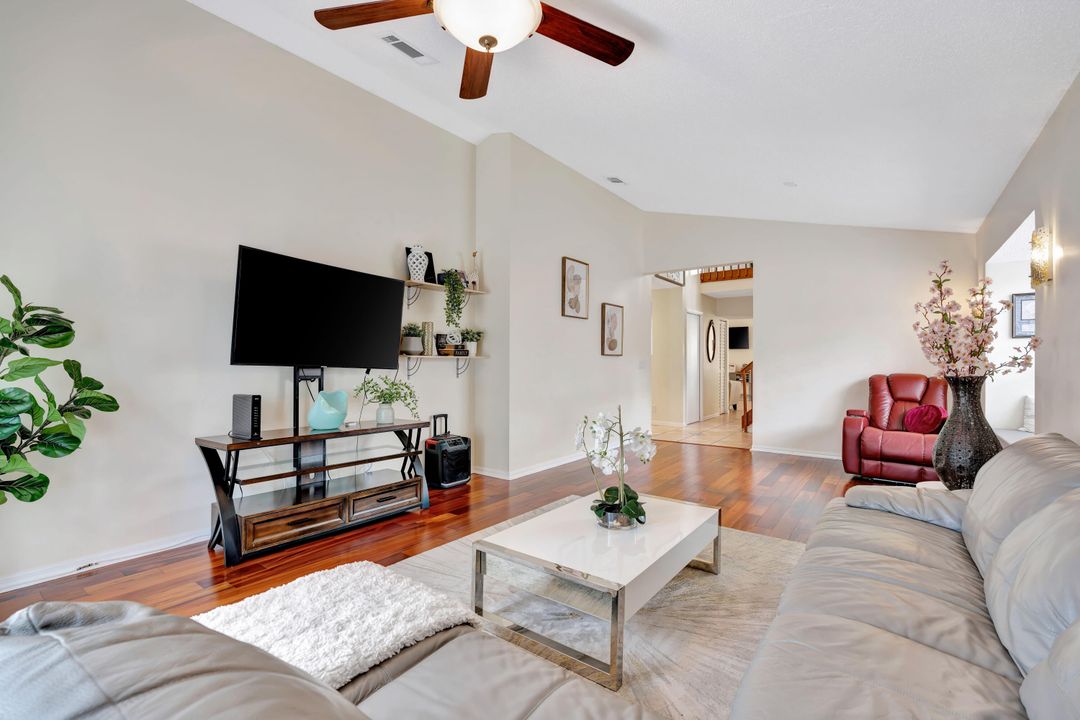 For Sale: $499,000 (3 beds, 2 baths, 2089 Square Feet)