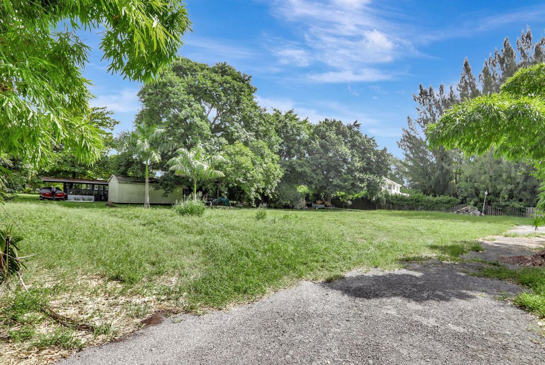 Active With Contract: $749,999 (3 beds, 2 baths, 1500 Square Feet)