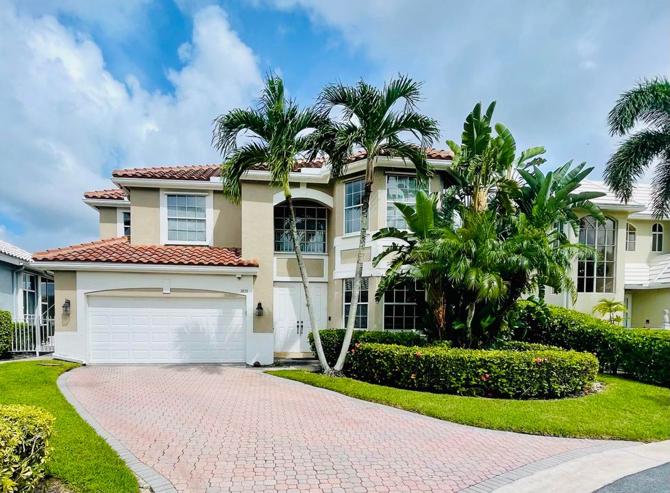 Recently Sold: $1,100,000 (4 beds, 3 baths, 2395 Square Feet)