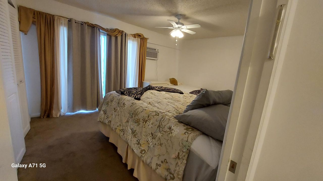 For Sale: $85,000 (1 beds, 1 baths, 720 Square Feet)