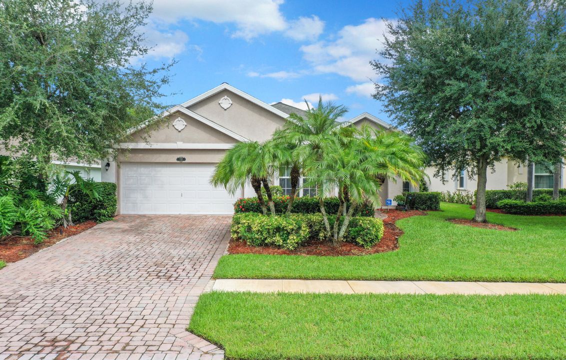 For Sale: $492,999 (3 beds, 2 baths, 2079 Square Feet)