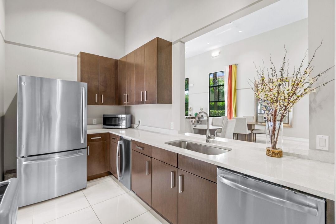 For Sale: $615,000 (3 beds, 2 baths, 1728 Square Feet)