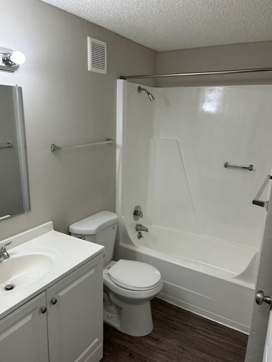 For Rent: $1,550 (1 beds, 1 baths, 576 Square Feet)