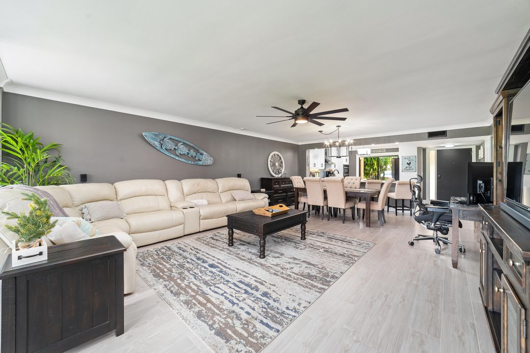 Active With Contract: $339,900 (2 beds, 2 baths, 1380 Square Feet)