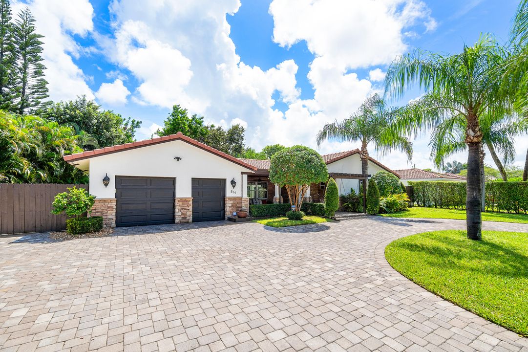 Active With Contract: $1,375,000 (3 beds, 2 baths, 2173 Square Feet)