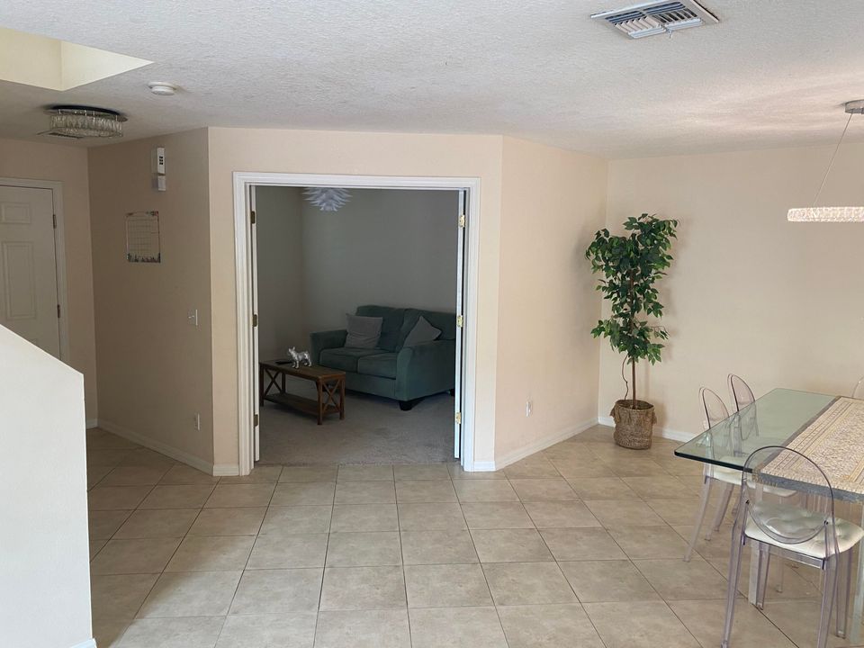 For Rent: $2,300 (3 beds, 3 baths, 1750 Square Feet)