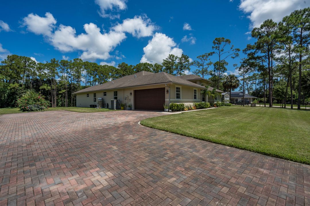 For Sale: $1,050,000 (4 beds, 3 baths, 2733 Square Feet)