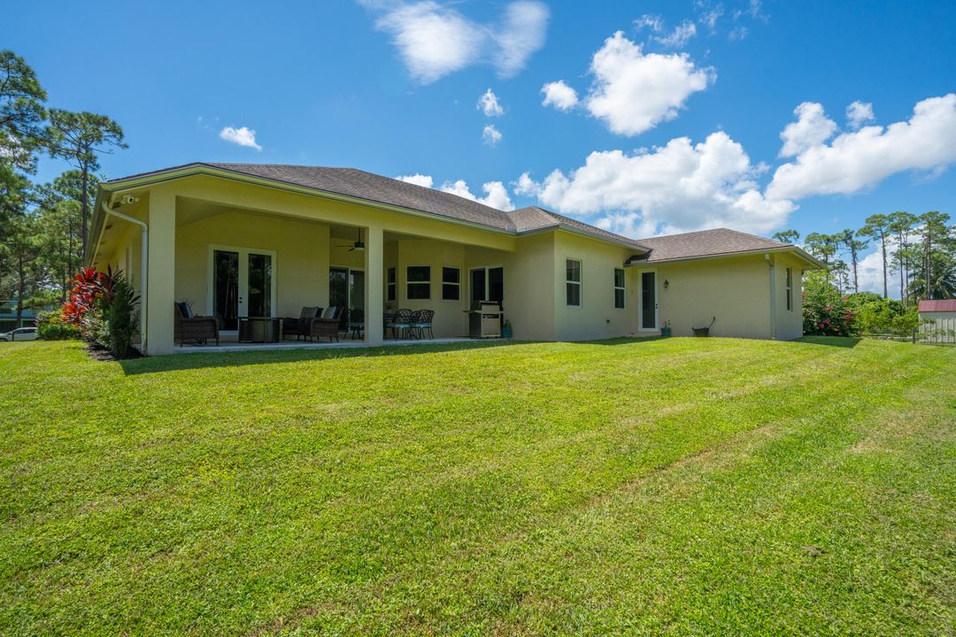 For Sale: $1,050,000 (4 beds, 3 baths, 2733 Square Feet)