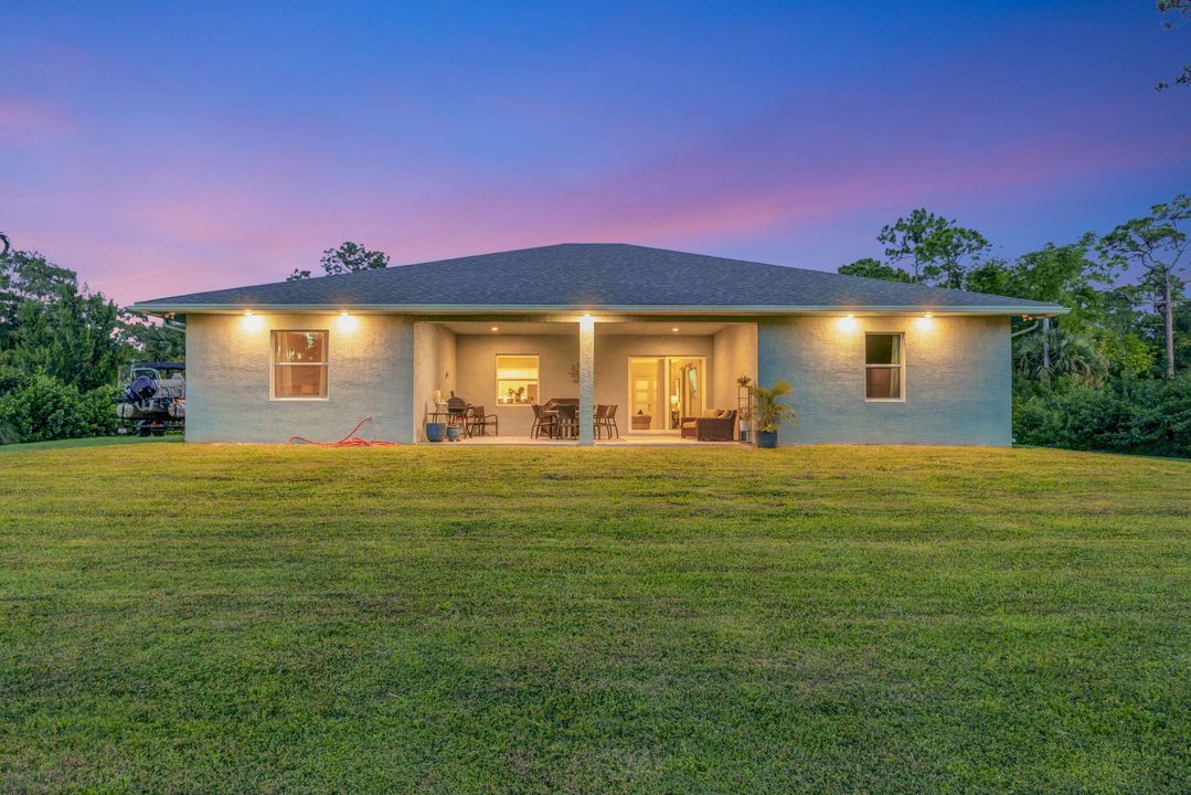 Active With Contract: $1,164,300 (4 beds, 3 baths, 2702 Square Feet)