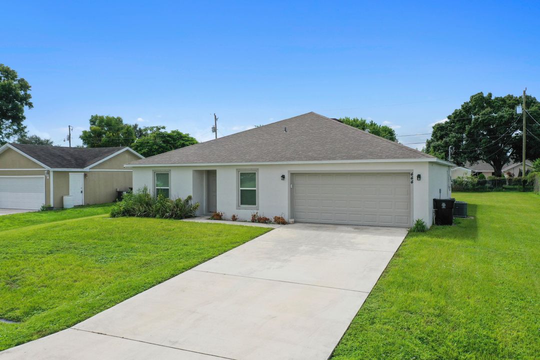 For Sale: $389,900 (4 beds, 2 baths, 1806 Square Feet)