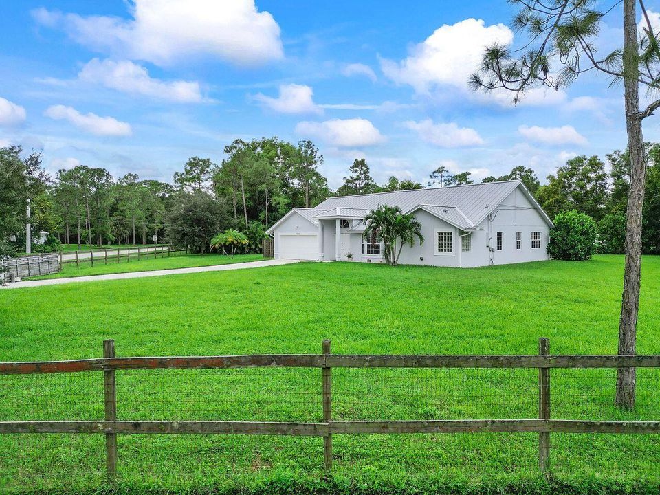 For Sale: $665,000 (4 beds, 2 baths, 2291 Square Feet)