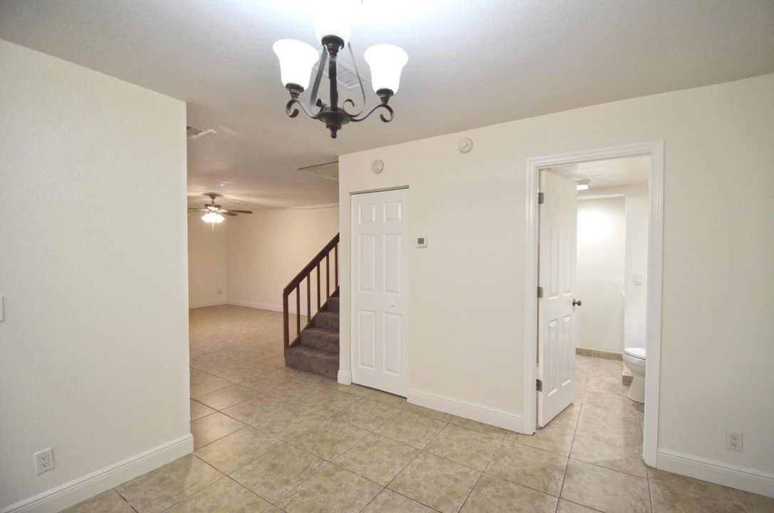 Active With Contract: $2,200 (2 beds, 2 baths, 1232 Square Feet)