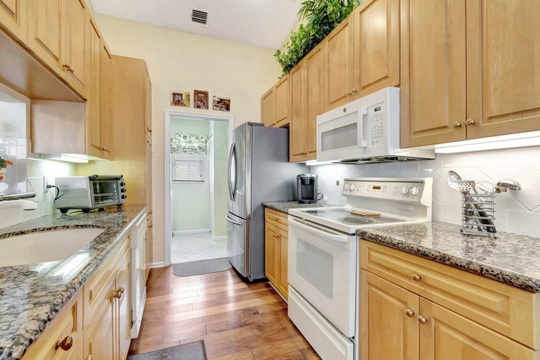 For Sale: $489,900 (3 beds, 2 baths, 1595 Square Feet)