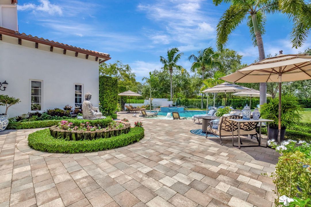 For Sale: $6,800,000 (5 beds, 5 baths, 5637 Square Feet)