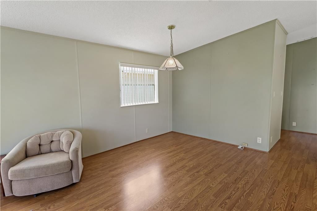 For Sale: $265,000 (2 beds, 2 baths, 1384 Square Feet)