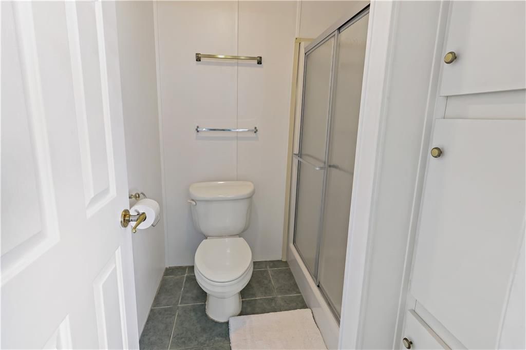 For Sale: $265,000 (2 beds, 2 baths, 1384 Square Feet)