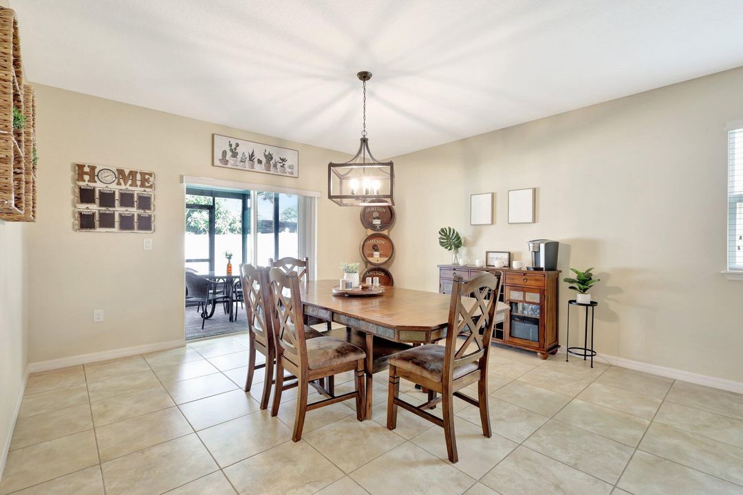 For Sale: $439,000 (4 beds, 2 baths, 1874 Square Feet)