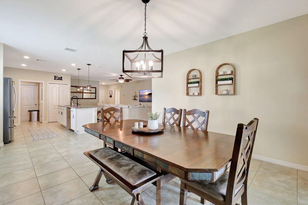 For Sale: $439,000 (4 beds, 2 baths, 1874 Square Feet)