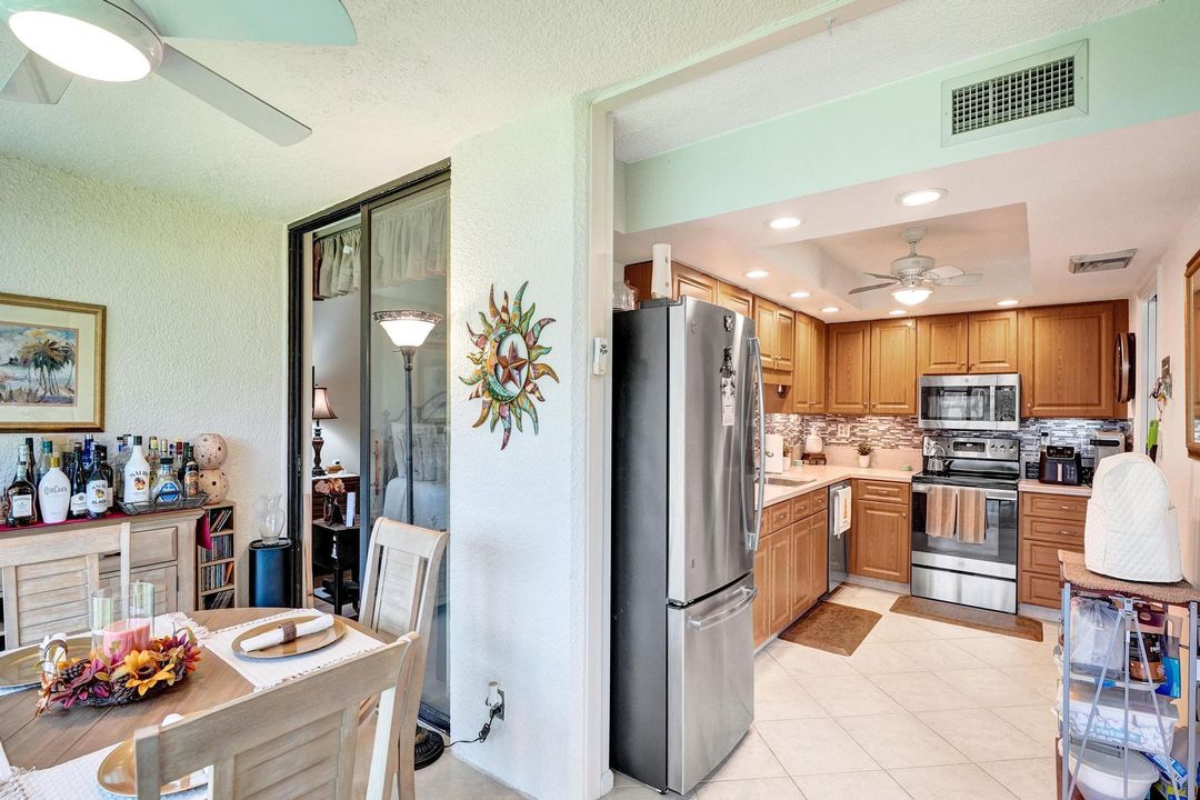 For Sale: $330,000 (2 beds, 2 baths, 1476 Square Feet)