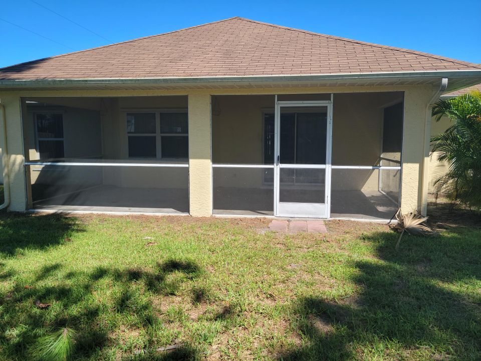 For Rent: $2,800 (3 beds, 2 baths, 1426 Square Feet)