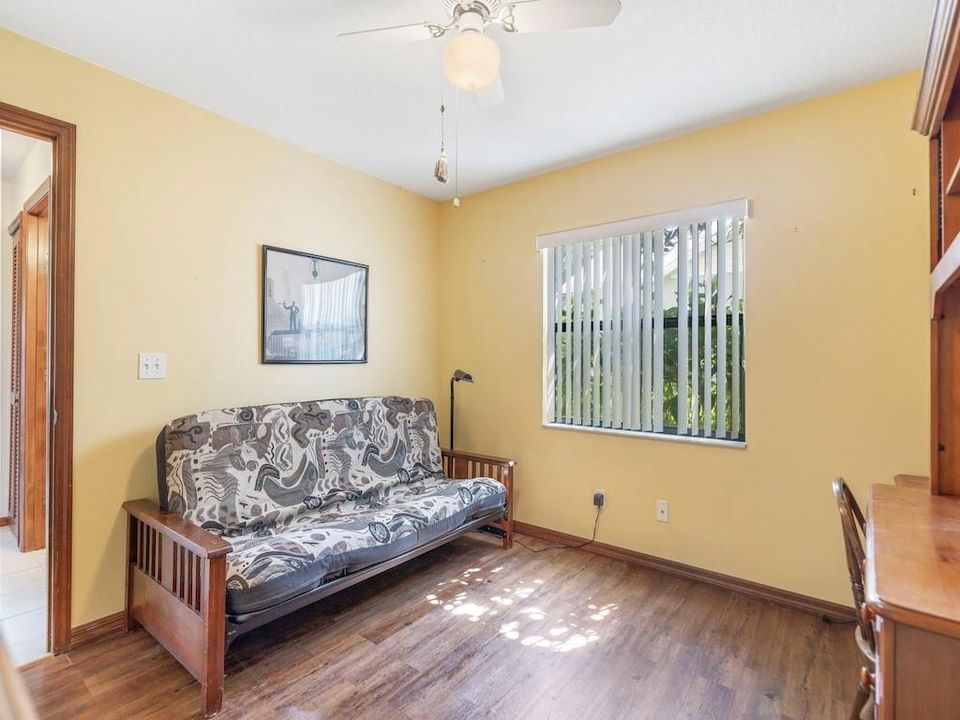 For Sale: $400,000 (3 beds, 2 baths, 1676 Square Feet)