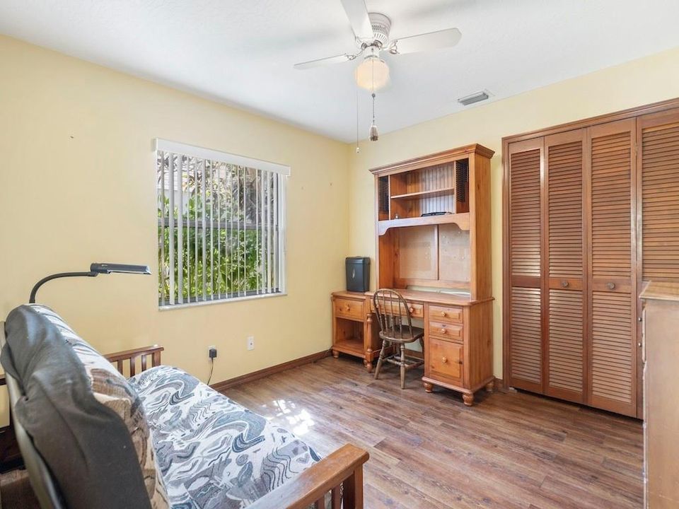 For Sale: $400,000 (3 beds, 2 baths, 1676 Square Feet)