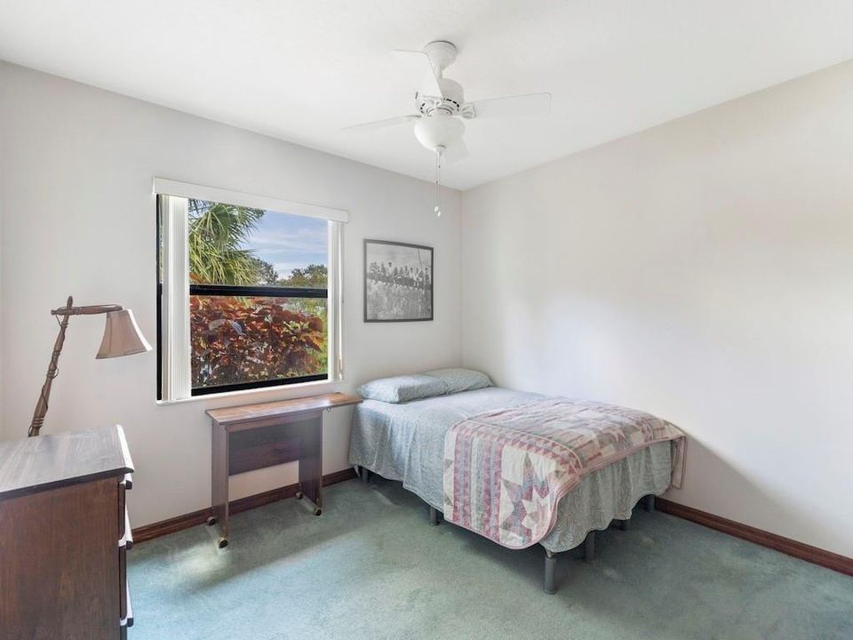 Active With Contract: $400,000 (3 beds, 2 baths, 1676 Square Feet)