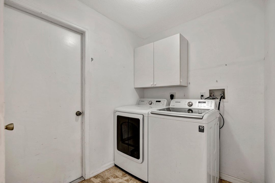 For Rent: $2,950 (3 beds, 2 baths, 1986 Square Feet)