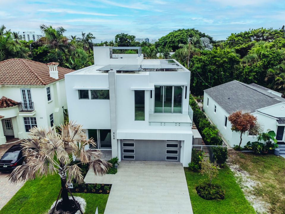 En Venta: $5,250,000 (4 camas, 4 baños, 3312 Pies cuadrados)