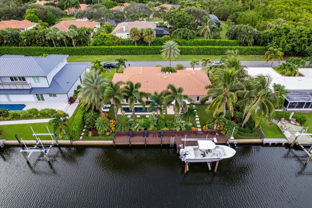 For Sale: $4,200,000 (3 beds, 2 baths, 2341 Square Feet)