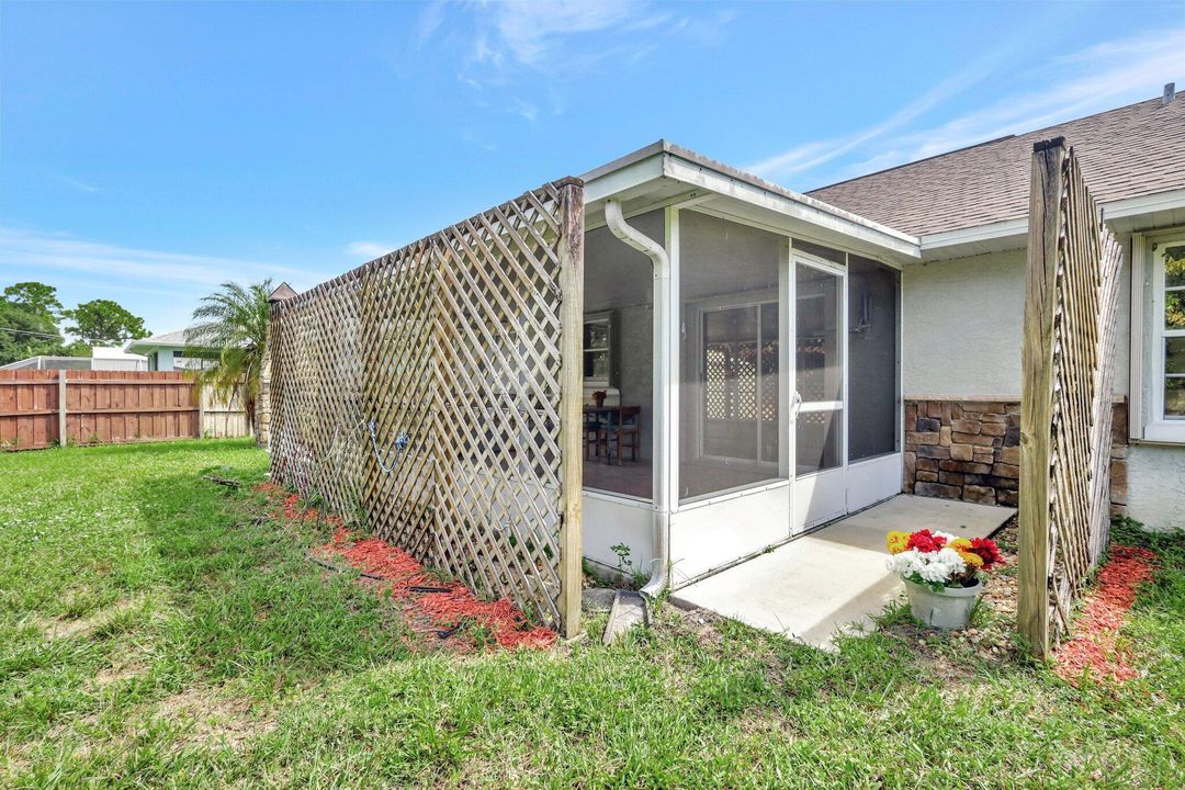 Active With Contract: $339,000 (3 beds, 2 baths, 1461 Square Feet)