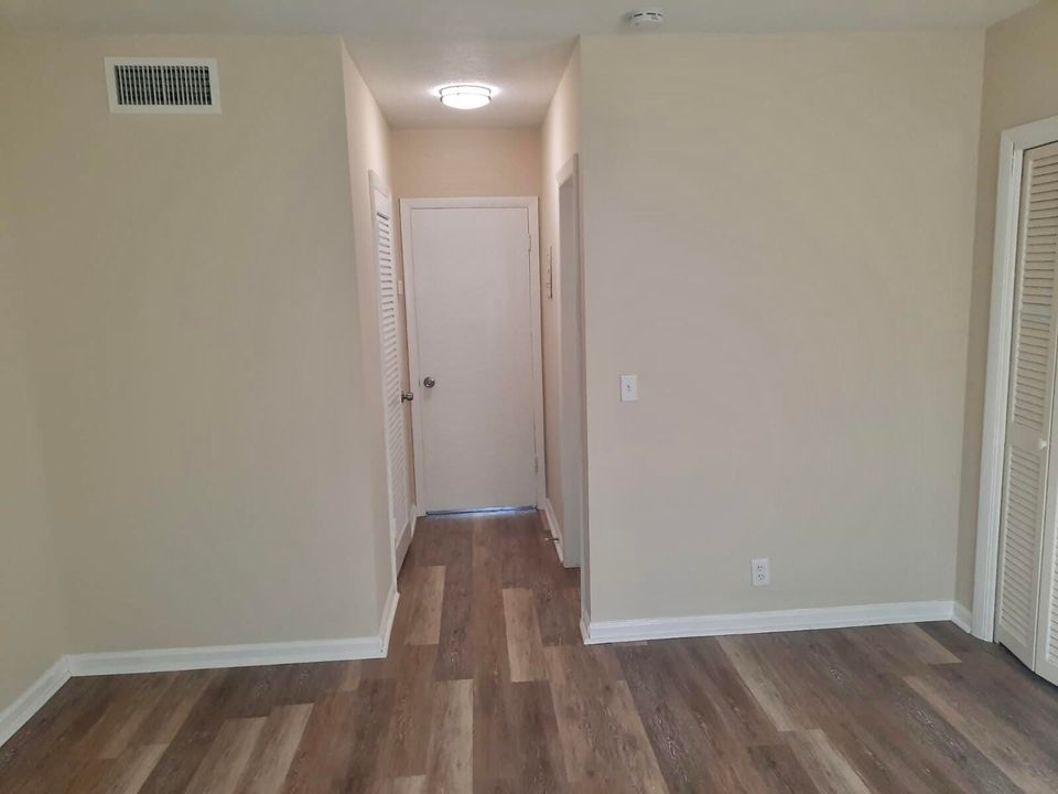 For Rent: $1,600 (1 beds, 1 baths, 614 Square Feet)