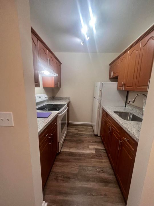 For Rent: $1,600 (1 beds, 1 baths, 614 Square Feet)